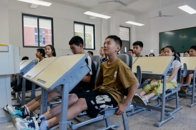 多地学校实现“躺平午休”
